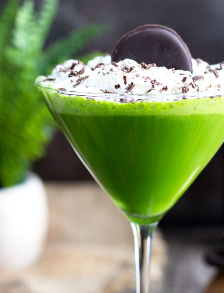 This Baileys Chocolate Mint Martini is a fun way to bring a little green to your spring or St. Patrick's Day.  It is so flavorful with Baileys, Peppermint Schnapps, vanilla vodka and Creme de Cacao.